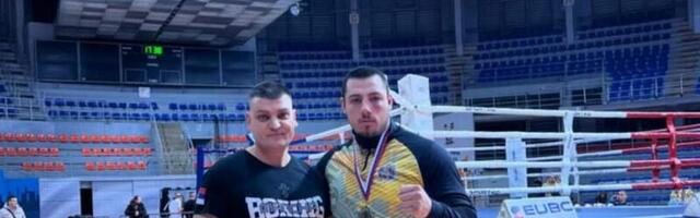 Bokser Aleksandar Manić osvojio drugo mesto na Međunarodnom turniru u Nišu