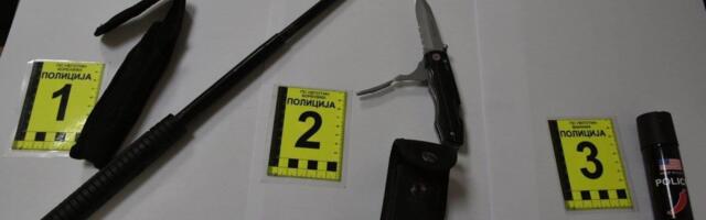 Nož, palica, biber sprej.... Evo kako izgleda logistička pomoć negotinskoj opoziciji (FOTO)