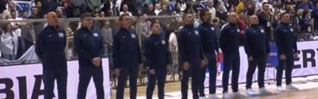 Navijači BiH zviždali himni Srbije, pa sramotno skandirali (VIDEO)