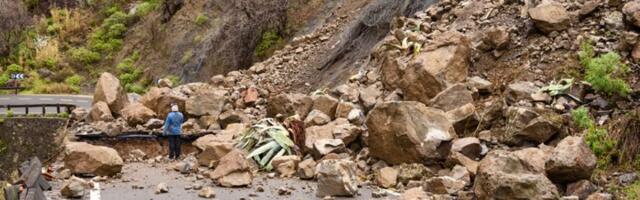 ODRON na Ibarskoj: Nekoliko tona kamena sručilo se na magistralu (VIDEO)