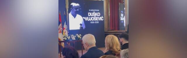 Poslednje zbogom legendi: Komemoracija Dušku Vujoševiću završena uz njegovu omiljenu pesmu