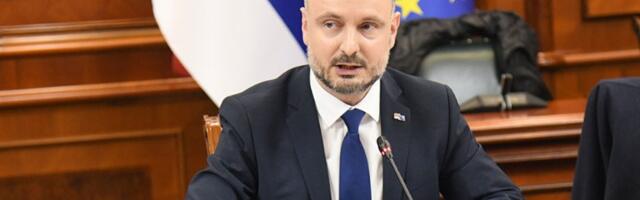 Apostolović: Ne postoji formalna odluka o zamrzavanju sredstava EU za Srbiju