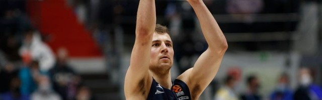 Nestvarni Kevin Pangos! Zenit preživeo i pregazio Barselonu