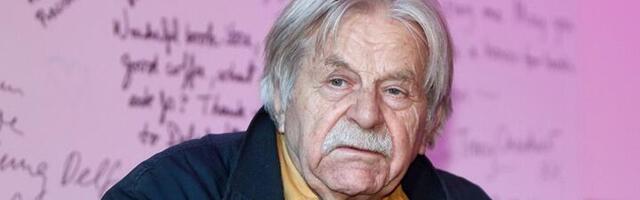 Ljubivoje Ršumović pobedio koronu i izašao iz bolnice