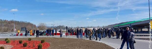 Protesti u Pakovraću i Preljini –do 14 časova  blokirani izlazi sa auto-puta, kao i put Čačak–Užice