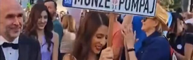 Mlada i mladoženja "pumpaju" na protestu u Zemunu! (VIDEO)