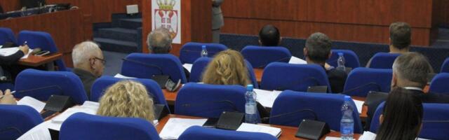 Za srednjoškolce, studente i korisnike socijalne pomoći po 15.000 dinara od grada Leskovca