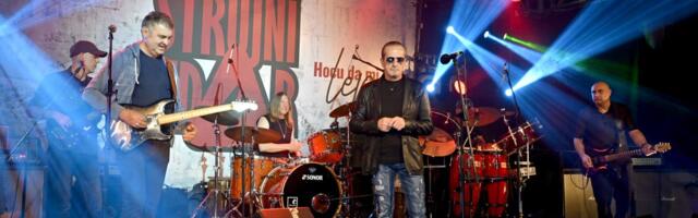 Bend Strujni udar posle 40 godina objavio novi album:  Devet numera na kojima su učestvovali specijalni gosti Đule Van Gog, Dragi Jelić i Tanja Jovićević