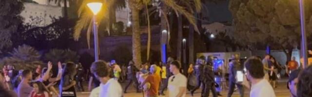 "TURISTI, IDITE KUĆI!" Haos na Palma de Majorci: Policija pucala GUMENIM MECIMA, ima teško povređenih! (VIDEO)
