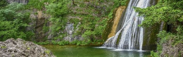 PRIRODNI TOBOGAN NIZ VODU! Ovo joj nije trebalo! (Video)