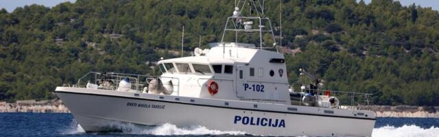 NEVEROVATAN SLUČAJ NA JADRANSKOM MORU: Uhvaćena dvojica muškaraca u bizarnoj akciji na brodu, policija ih momentalno uhapsila