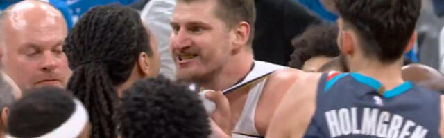 Legende stale uz Jokića: Kada te neko ovako kvarno udari... Reagovao je na pravi način