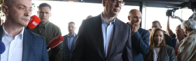 Vučić obećao: Srbija će kupiti još oružja, oruđa i raketa!