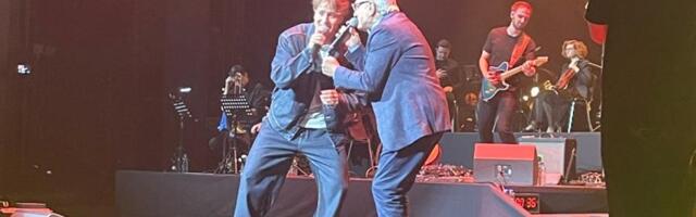 OVAJ POZNATI PEVAČ JE GOST NA KONCERTU JAKOVA JOZINOVIĆA! Kad je izašao na binu publika pala u trans... (VIDEO)