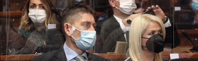 Sunovrat napredne Srbije