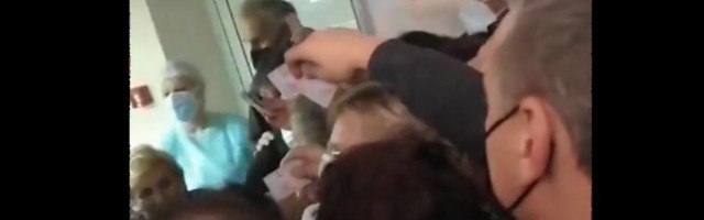 Gledam ponižavajući snimak gužve u ambulanti u Kraljevu i više ne znam da li sam tužna ili besna