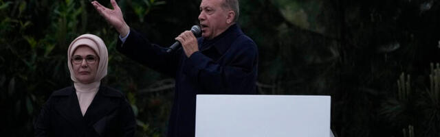 Turska: Predsednik Redžep Tajip Erdogan delio novac biračima