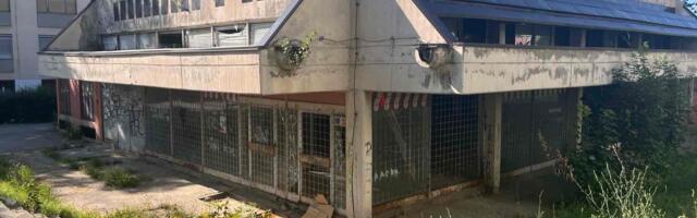 Godinu i po dana nakon obećanja, traži se izvođač za rekonstrukciju samoposluge na Delijskom visu