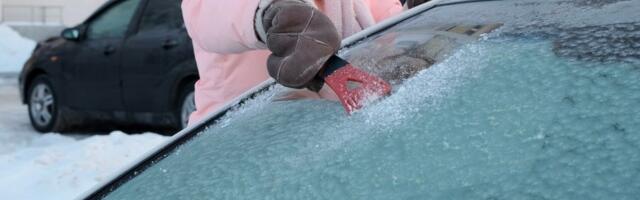 Automehaničar savetuje kako da bez oštećenja odledite automobil u ledenim danima