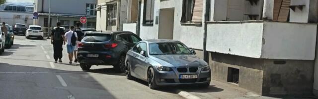 Čitaoci javljaju: Možeš da parkiraš gde hoćeš, samo ako si naš