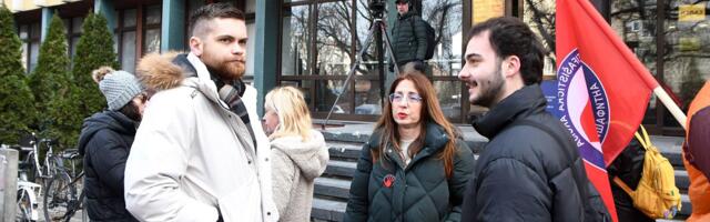 Protest ispred suda: Nastavljeno suđenje aktivistima iz Novog Sada