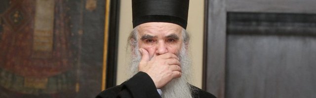 GDE ĆE VAM DUŠA GREŠNICI? Milova policija pohapsila sveštenike nakon službe, među njima i Amfilohije!