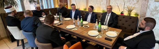 Predsjednik Mešihata i gradonačelnik Subotice na iftaru Muftijstva novosadskog