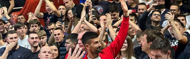 Novak Đoković ušao u Pionir, nastao je haos! Cela hala skandirala i aplaudirala najboljem ikada /FOTO, VIDEO/