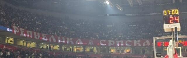 NAVIJAČI ZVEZDE RAZVILI POSEBAN TRANSPARENT: "Delije" pružile podršku braći preko Drine! (FOTO)