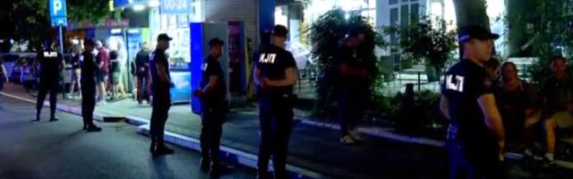 Policija pokušava da legitimiše studente VIŠER-a, oni objašnjavaju da su i dalje bez svojih ličnih stvari