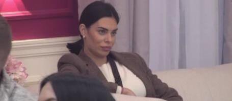 "BEŽE ČIM IH PITAJU ZA NJU" Komšije razvezale jezik o Mini Vrbaški, evo šta sugrađani misle o njoj: To je šljam, za nju je Asmin...