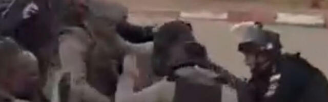 Стотине полицајаца упали у бедуинско село на југу Израела