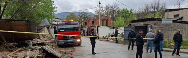 SRBI NA NOVIM MUKAMA: Srušene garaže u Severnoj Mitrovici čiji su oni vlasnici, ostala samo hrpa šuta (FOTO)