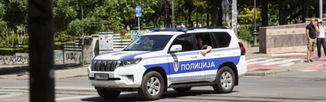 Oglasio se MUP: Uhapšene dve osobe zbog napada na policiju posle skupa u subotu