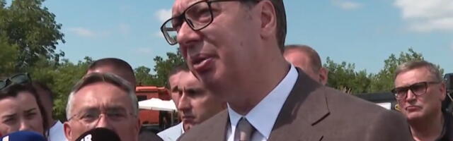 UŽIVO VUČIĆ OBILAZI RADOVE NA MOSTU PREKO VELIKE MORAVE: Predsednik stigao u Veliku Planu (FOTO/VIDEO)