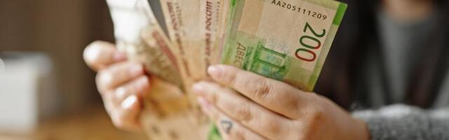 Rusi masovno dižu novac iz banaka i kriju ga ispod dušeka! Ovo je novi trend koji zabrinjava ekonomiste