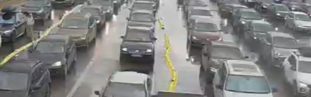 Haos na granicama! Putnici zaglavljeni u kilometarskim kolonama - Ovde je najgore (FOTO)