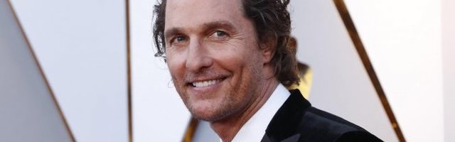 KOJI ENTUZIJAZAM! Glumac Metju Mekonahi vodio bingo za starački dom! (Video)