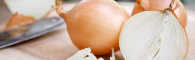 Isecite crni luk i stavite pored kreveta! Ujutro ćete se iznenaditi