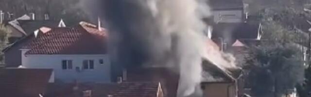 Gori kuća u Kragujevcu (VIDEO)