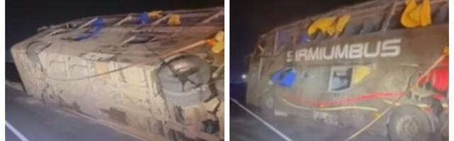 Iz bolnice otpušteno 19 povređenih u prevrtanju autobusa kod Sremske Mitrovice