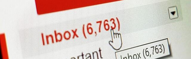 Google na meti kritika da bez dozvole analizira Gmail poštu korisnika da bi obučila AI