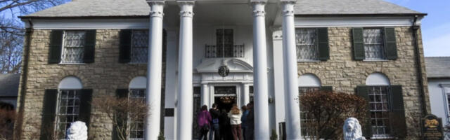 Трамп посетио Грејсленд некадашњи дом краља рокенрола