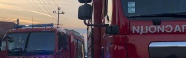 POŽAR U STANU U ZGRADI! Gust dim iznad Novog Sada, vatrogasci na licu mesta (VIDEO)