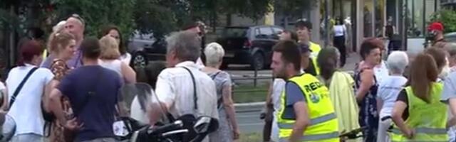 VIDEO: Komemorativna šetnja i skup povodom 20 meseci od pada nadstrešnice na Železničkoj stanici