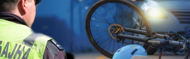 Pijana budala! Biciklom se zakucao u parkirani BMW, sada mu sledi prijava