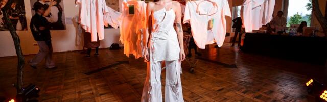 ReKreacija i modno cirkulisanje na Perwoll Fashion Weeku: Održana „prodajna“ izložba belih košulja