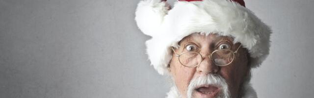 Deda Mrazovi se potukli u supermarketu (VIDEO)