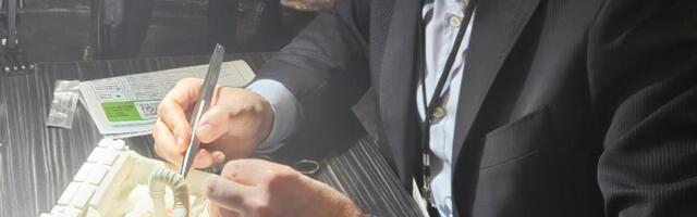 PRIČA O HIRURGIJI, HRABROSTI I CENI USPEHA Srpski hirurg, rodom iz Brusa, dr Aleksandar Milutinović osvojio Njujork (FOTO)