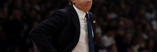 SKANDAL U EVROLIGI! ČUVENI TRENER BRUTALNO UDARIO NA SRPSKE SUDIJE: Nismo znali da igramo i protiv njih...